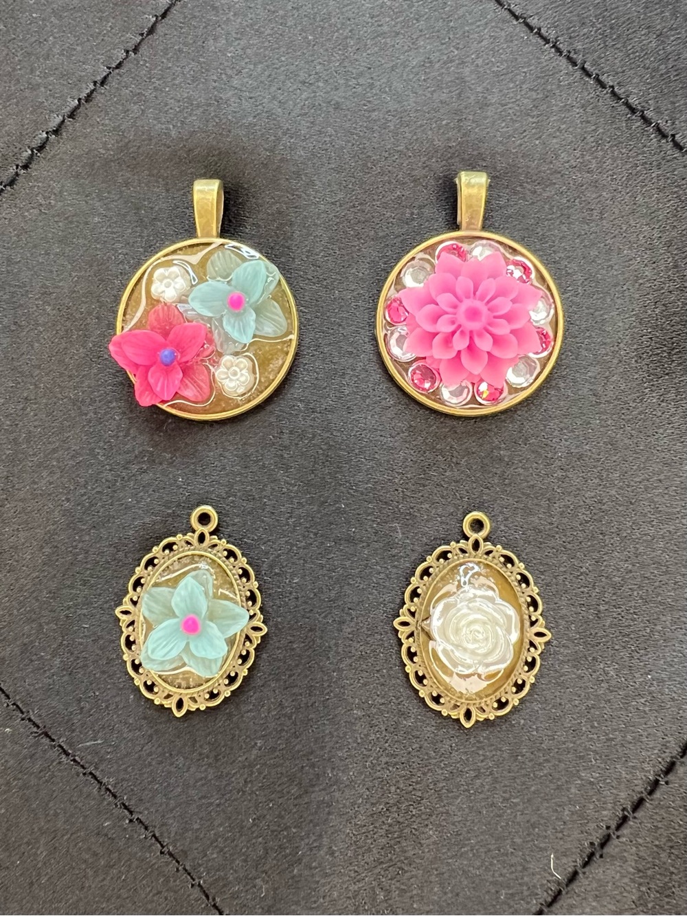 Floral Resin Pendant Set of 4